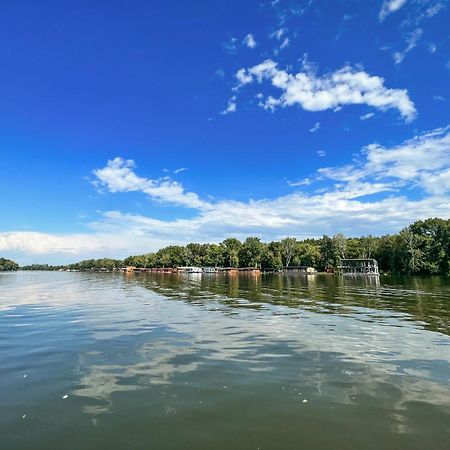 Lakohajo, Uszohaz - Tisza-To Hotell Tiszafüred Exteriör bild