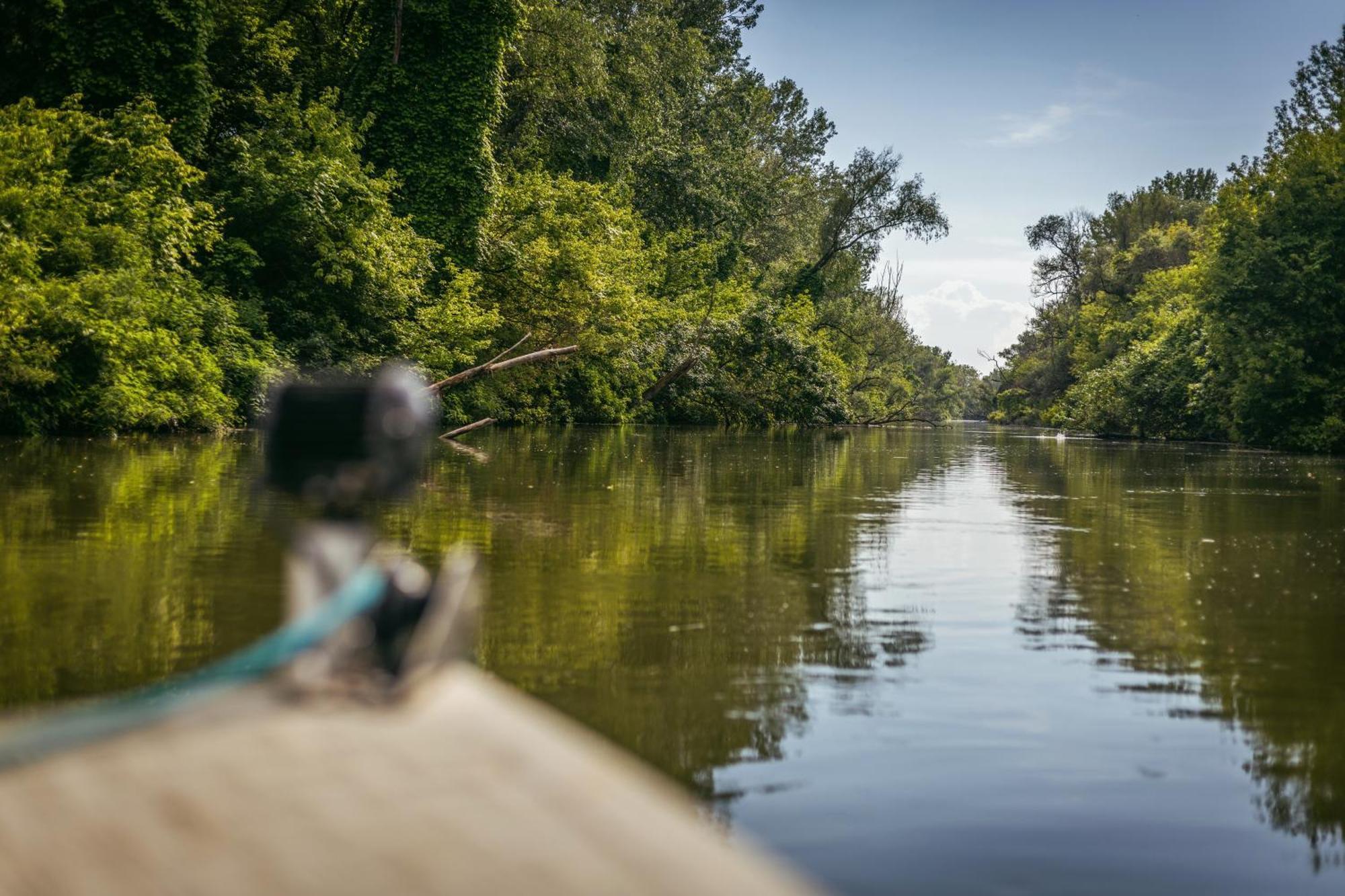Lakohajo, Uszohaz - Tisza-To Hotell Tiszafüred Exteriör bild