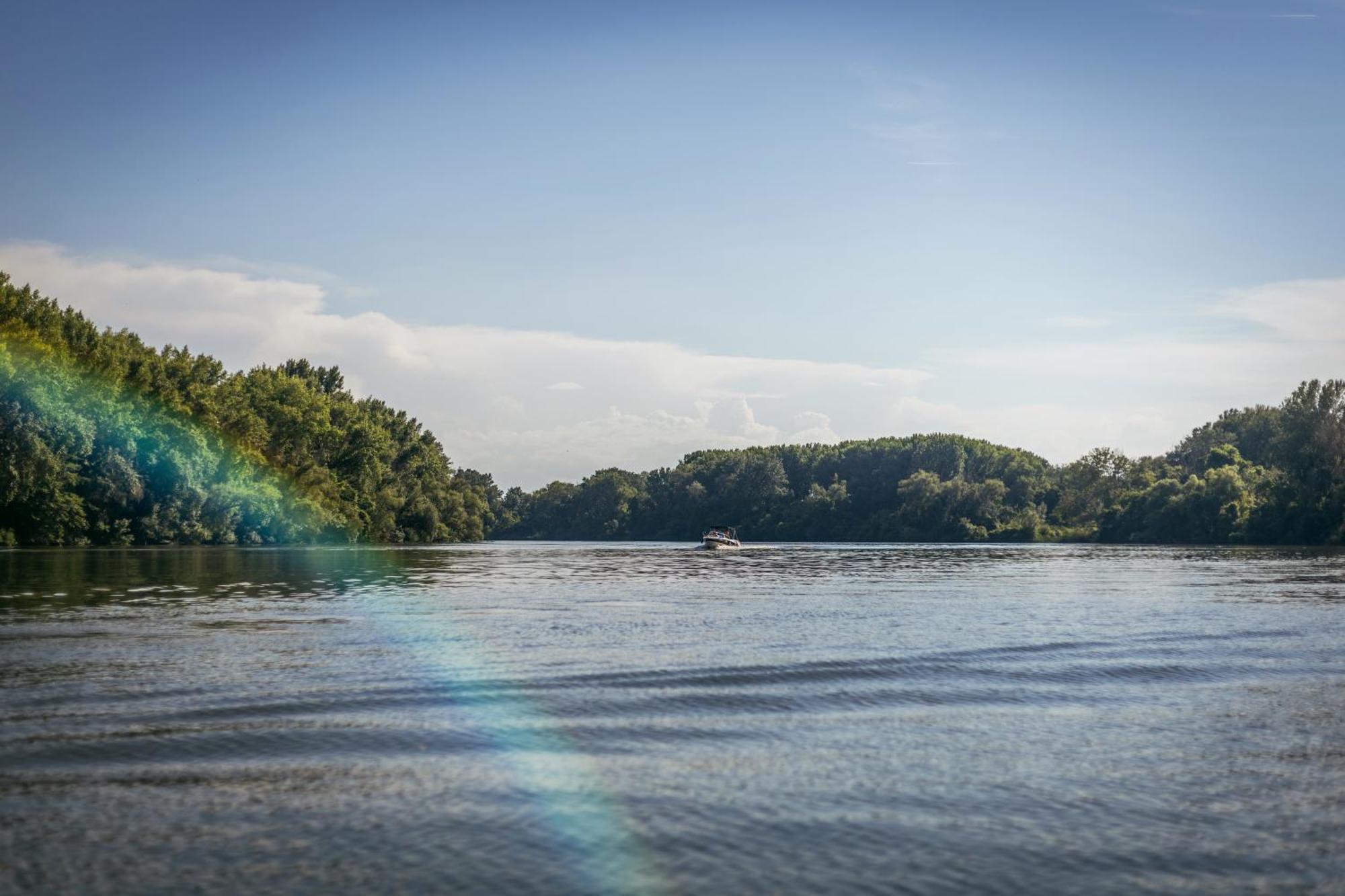 Lakohajo, Uszohaz - Tisza-To Hotell Tiszafüred Exteriör bild